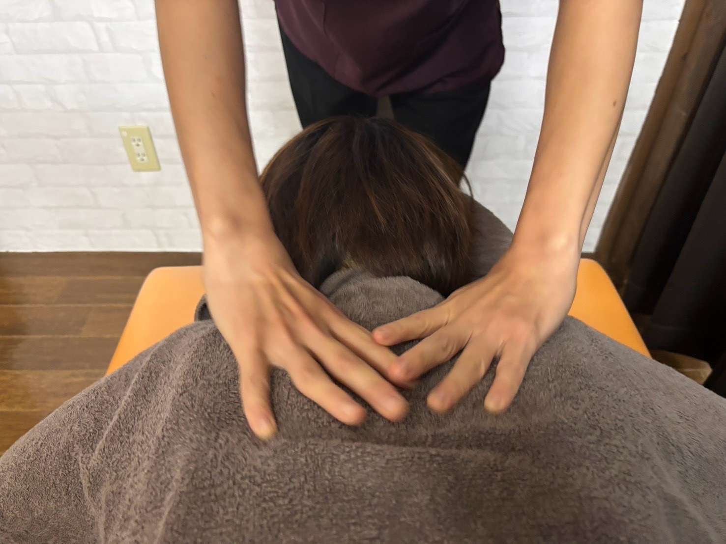 百合ヶ丘mana整骨院での施術の様子